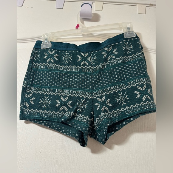 Victoria Secret long sleeve, shorts pajama set - Picture 5 of 6